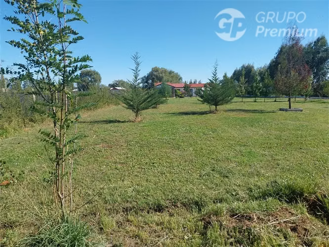 Venta de Parcela con Casa en Yerbas Buenas