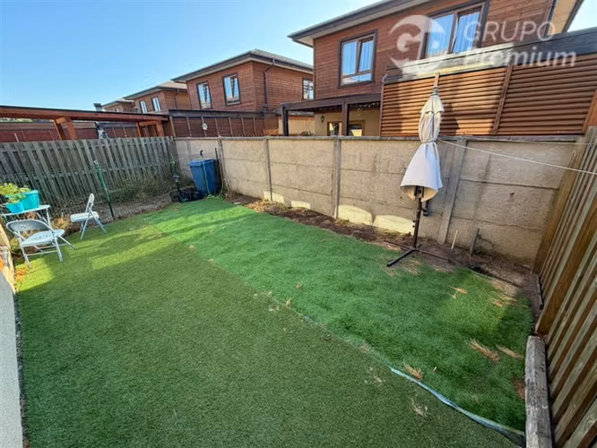 Vende casa, Condominio Pulmahue (4D+3B)