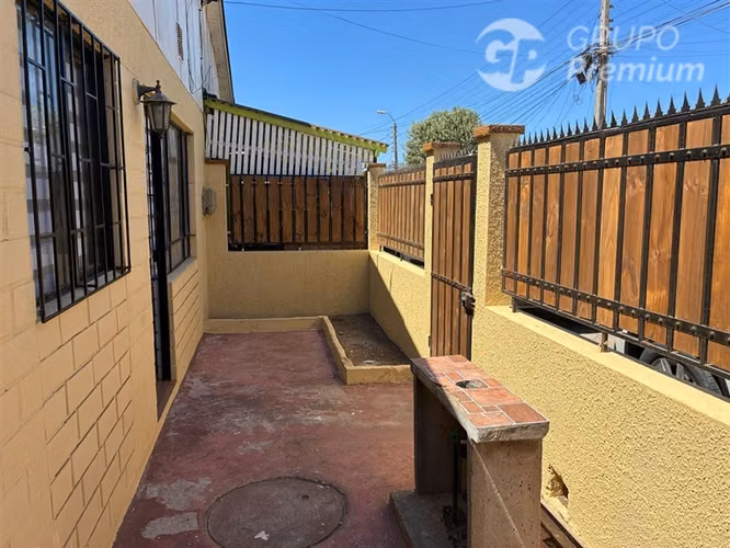 Casa en venta de 3 dorm. en Quintero
