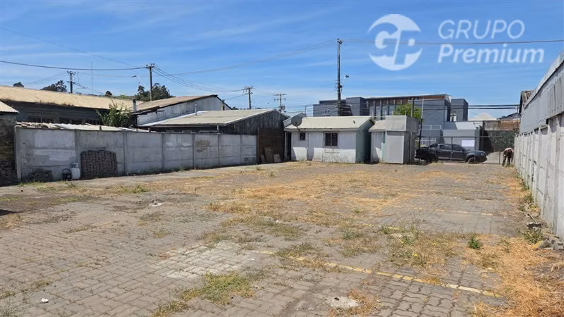 Terreno+oficina+garita en arriendo en el centro de Coronel