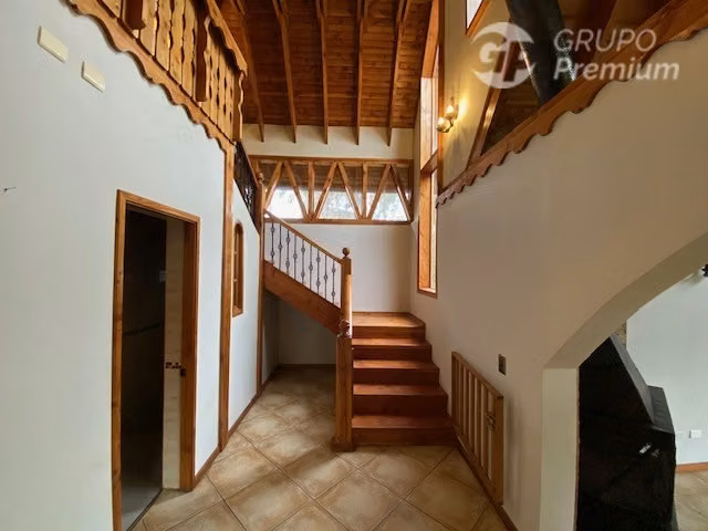 Casa arriendo de 4d 4b 14e hermoso entorno natural Peñaflor