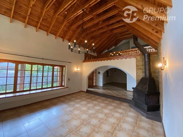 Casa arriendo de 4d 4b 14e hermoso entorno natural Peñaflor