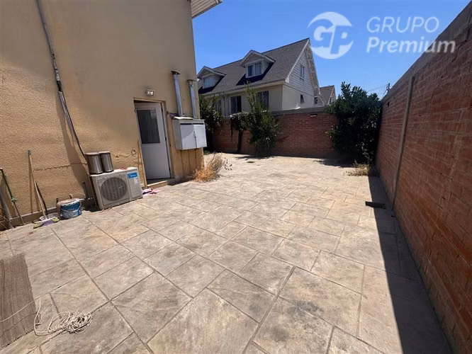 Casa en venta de 4 dorm., 4 baños, 4 Est. en Maipú