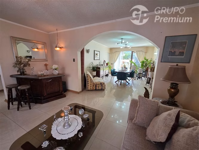 Casa en venta de 8 dorm. en Viña del Mar