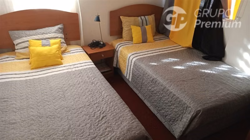 Depa en venta de 2 dormitorios y estacionamiento Santa Cruz