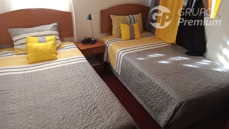 Depa en venta de 2 dormitorios y estacionamiento Santa Cruz
