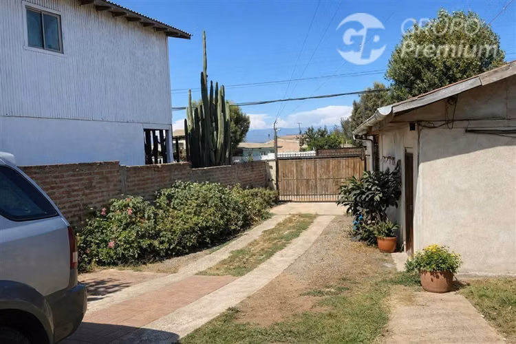 Casa en venta de 4 dorm. en Quintero