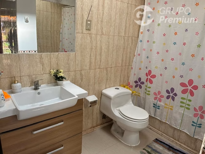 Casa en venta de 4 dorm. en Quintero