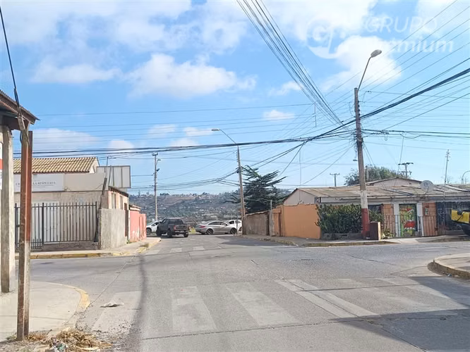Galpón Comercial con Corriente Trifásica en La Serena