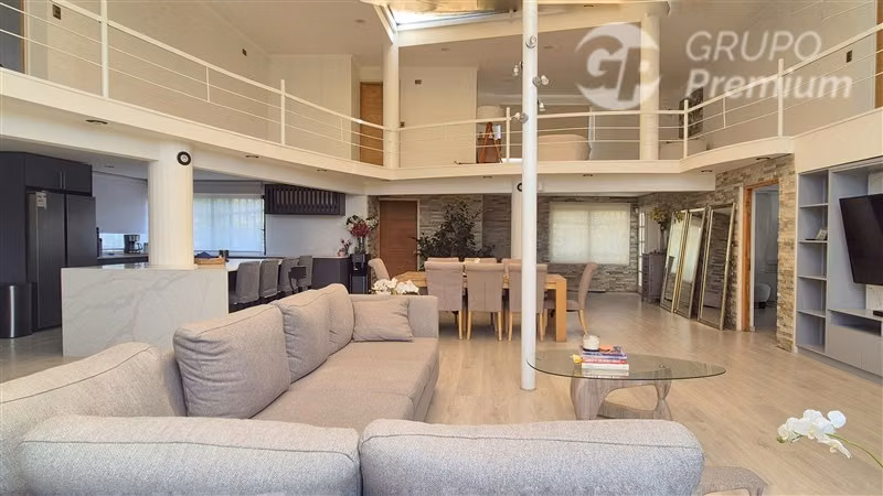 Casa en venta de 7 dorm. en Colina
