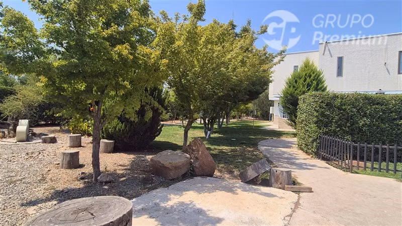 Casa en venta de 7 dorm. en Colina