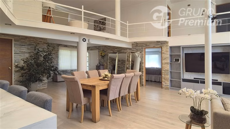Casa en venta de 7 dorm. en Colina