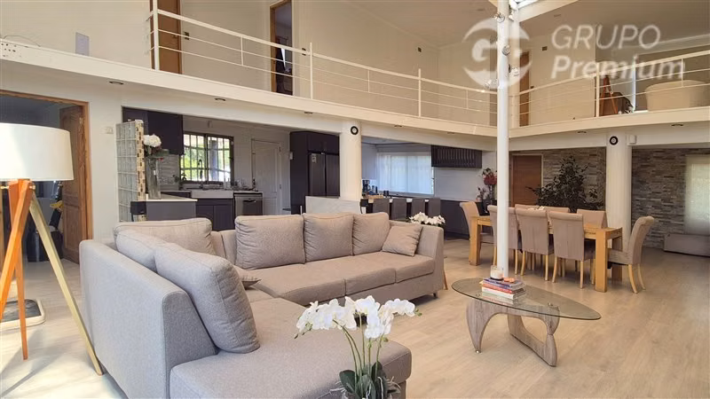 Casa en venta de 7 dorm. en Colina