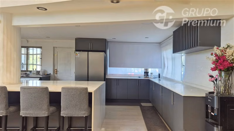 Casa en venta de 7 dorm. en Colina
