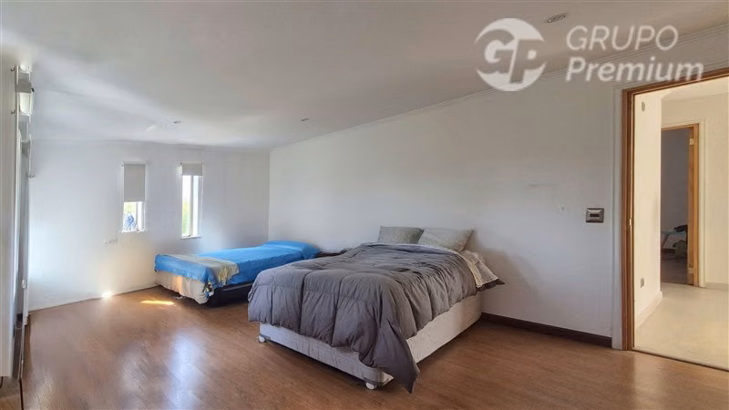 Casa en venta de 7 dorm. en Colina