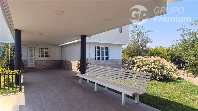Casa en venta de 7 dorm. en Colina