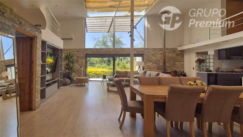 Casa en venta de 7 dorm. en Colina