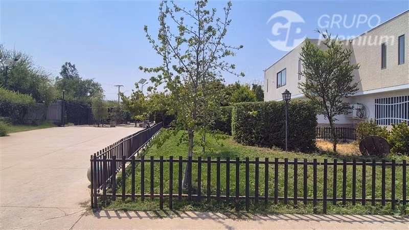 Casa en venta de 7 dorm. en Colina