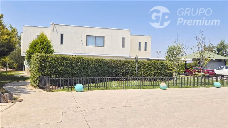 Casa en venta de 7 dorm. en Colina