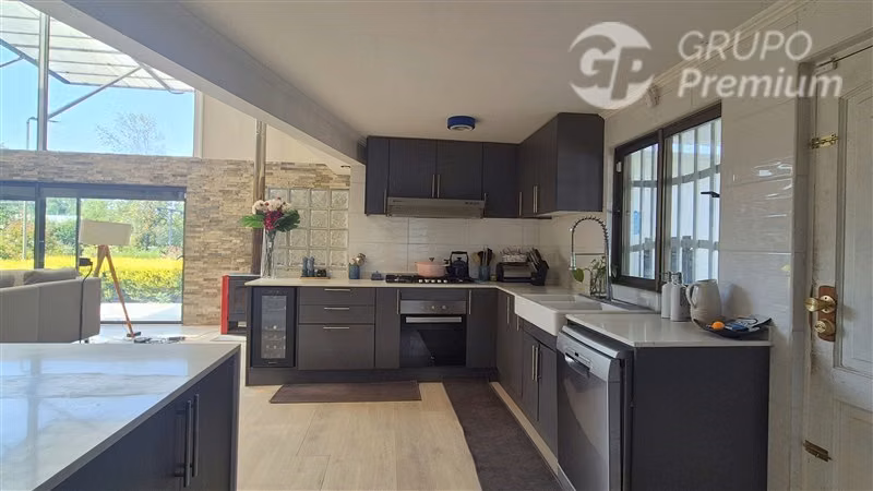 Casa en venta de 7 dorm. en Colina