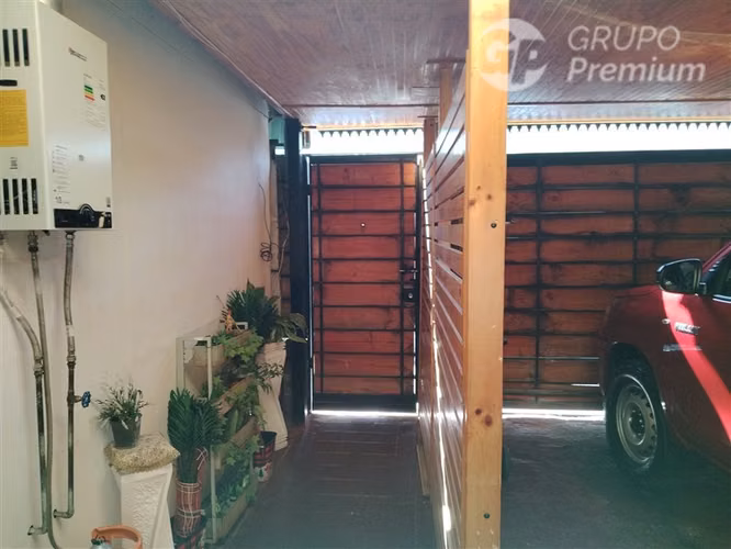 Casa en venta de 5 dorm. en La Cisterna