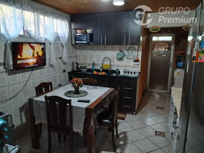 Casa en venta de 5 dorm. en La Cisterna