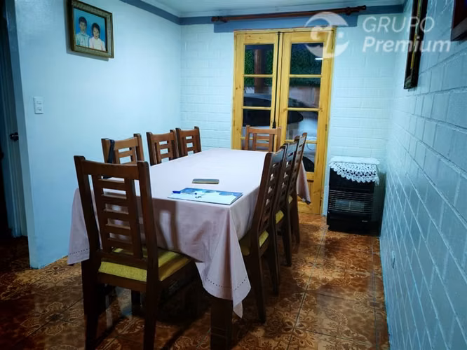 Se vende amplia casa 6D/2B Sector Rauquen Curicó