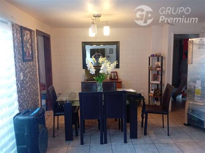 Casa en venta de 2 dorm. 2 baños con almacén en Quillota