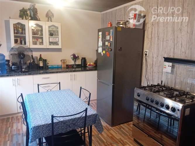 Casa en venta de 2 dorm. 2 baños con almacén en Quillota