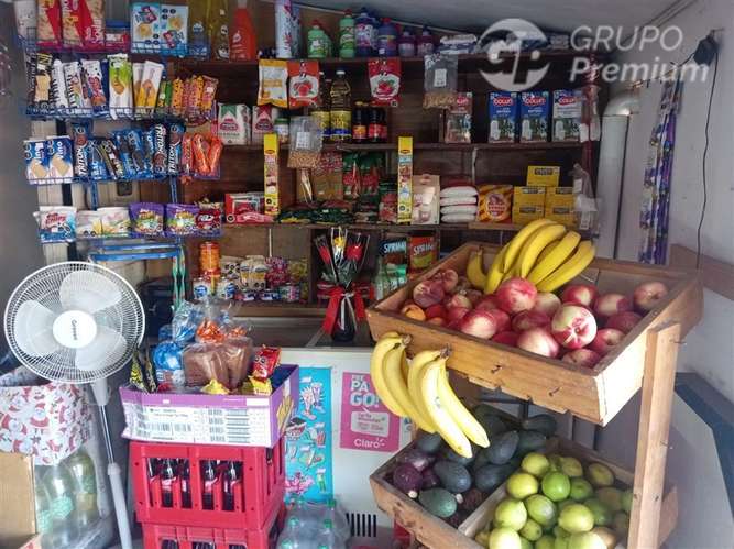 Casa en venta de 2 dorm. 2 baños con almacén en Quillota