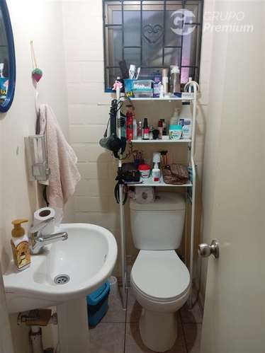 Casa en venta de 2 dorm. 2 baños con almacén en Quillota
