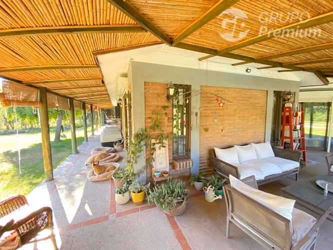 Parcela en venta de 4D 3B piscina cabaña de visitas en Lampa