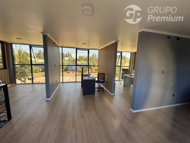 Oficinas + casa nueva en centro de Pitrufquén | 8 privados |
