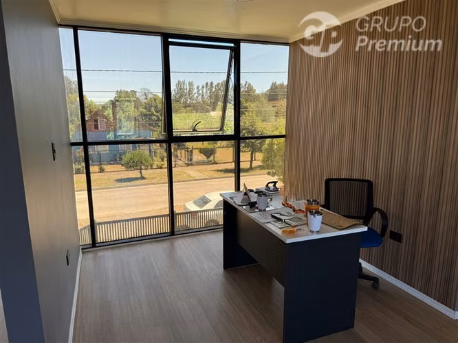 Oficinas + casa nueva en centro de Pitrufquén | 8 privados |