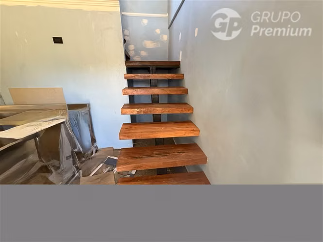 Oficinas + casa nueva en centro de Pitrufquén | 8 privados |