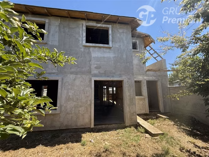 Oficinas + casa nueva en centro de Pitrufquén | 8 privados |