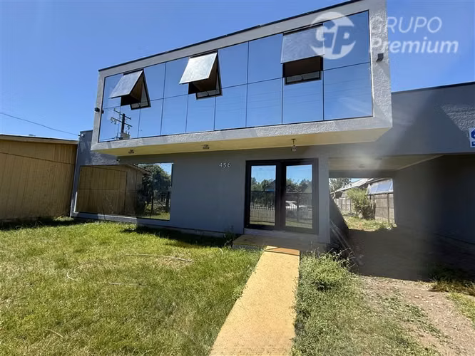 Oficinas + casa nueva en centro de Pitrufquén | 8 privados |