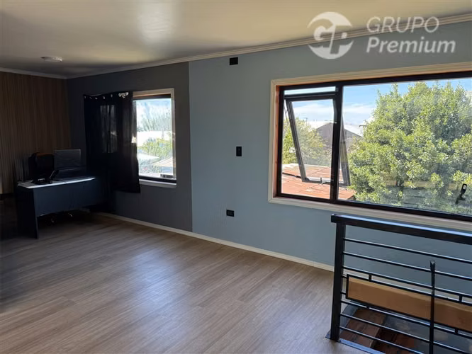 Oficinas + casa nueva en centro de Pitrufquén | 8 privados |
