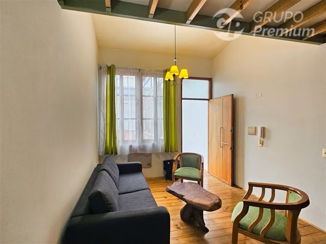 Loft patrimonial en Plaza La Matriz - Amoblado y al contado.