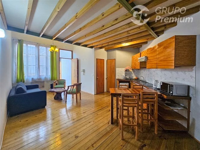 Loft patrimonial en Plaza La Matriz - Amoblado y al contado.