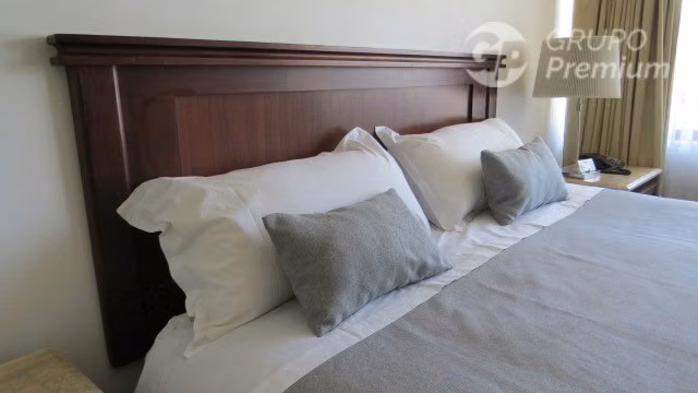 Hotel, Locales Comerciales, Cabaña, en venta Licanray.