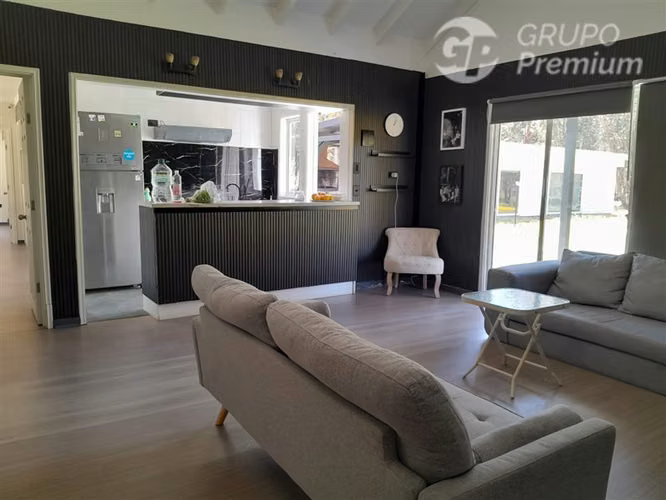 Excelente casa en venta de 4 dorm. en Zapallar