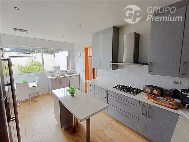Venta de propiedad en Av. Bosques de Montemar, Concon.