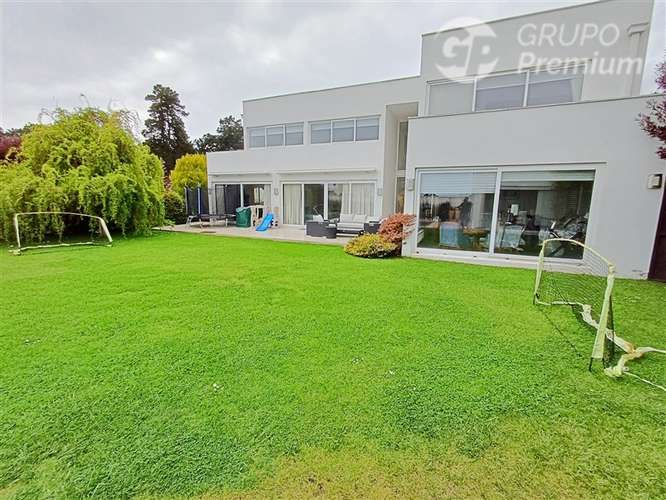 Venta de casa en Av. Bosques de Montemar, Concon.