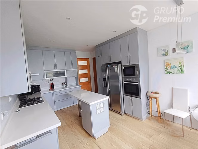 Venta de propiedad en Av. Bosques de Montemar, Concon.