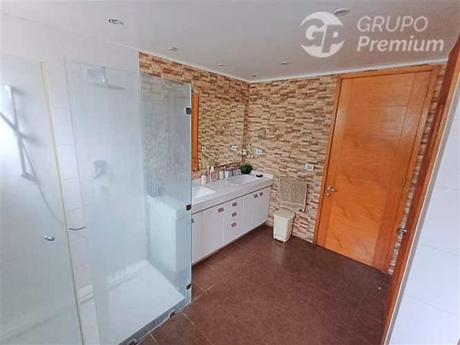 Venta de propiedad en Av. Bosques de Montemar, Concon. - Imagen 10