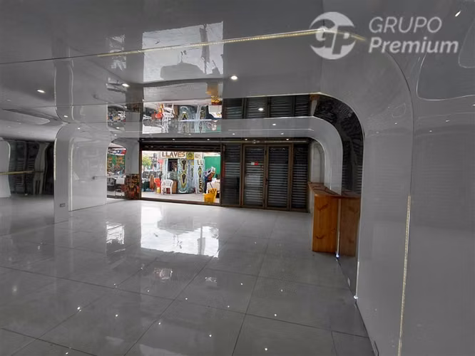 Excelente Local Comercial en arriendo en Recoleta