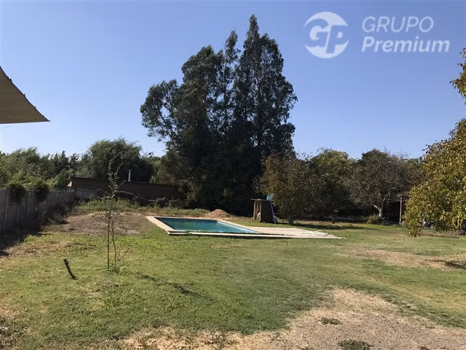 Parcela en venta Peñaflor 5D 3B 20E piscina + cabaña árboles