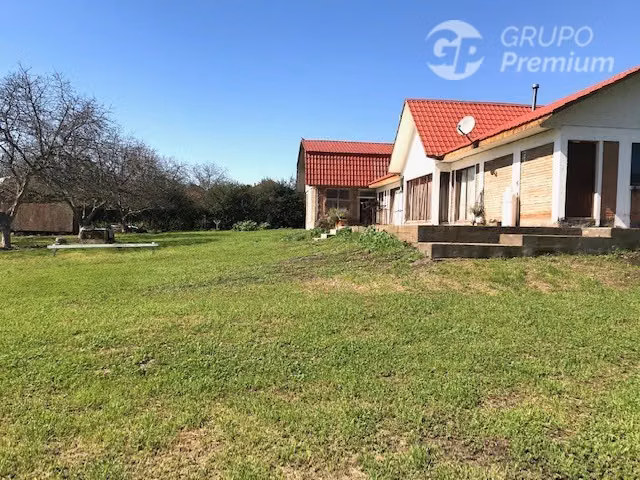 Parcela en venta Peñaflor 5D 3B 20E piscina + cabaña árboles