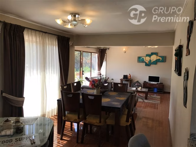 Parcela en venta Peñaflor 5D 3B 20E piscina + cabaña árboles